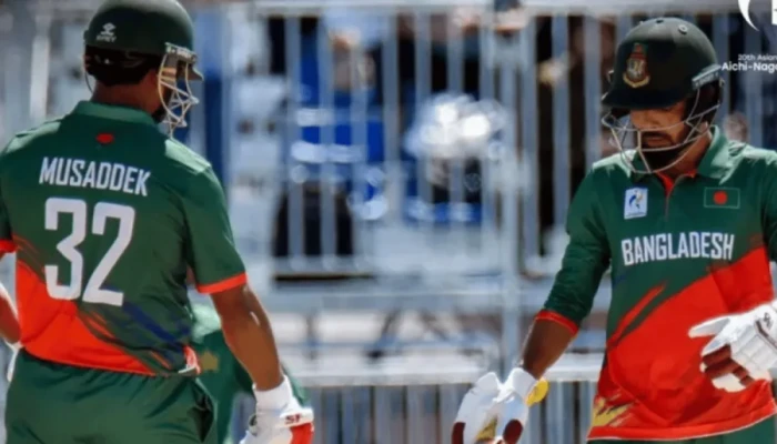 বাংলাদেশকে ৬ উইকেটে হারিয়ে ফাইনালে পাকিস্তান