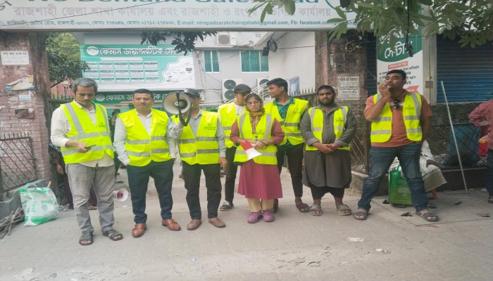 রাজশাহীতে সড়ক দুর্ঘটনা রোধে নিসচার সচেতনতামূলক ট্রাফিক ক্যাম্পেইন