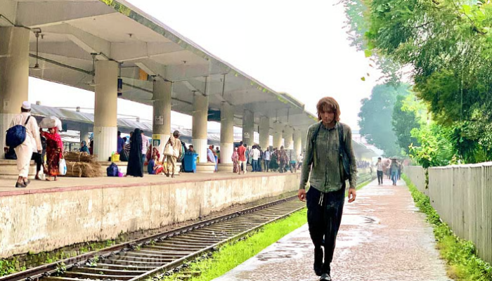 জার্মান পর্যটকের চুরি হওয়া ল্যাপটপ উদ্ধারে রাজশাহীতে পুলিশের অভিযান