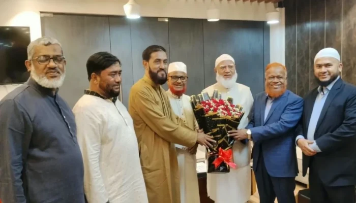 তুরস্ক সফর-ওমরা পালন শেষে দেশে ফিরেছেন জামায়াত আমির