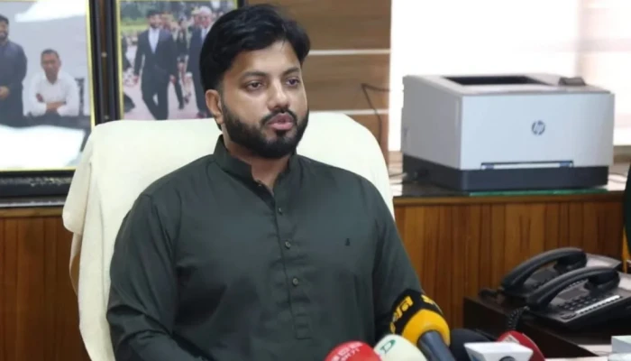 দুপুর ২টায় প্রেসক্লাবে পদ^ত্যা^গের চূড়ান্ত ঘোষণা দেবেন ইশরাক