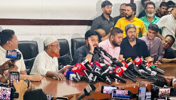 মন্ত্রিসভা থেকে পদত্যাগ করলেন ইশরাক