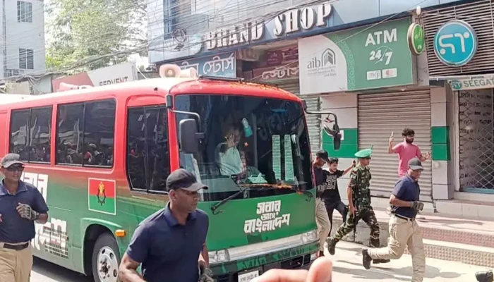 রংপুরে পৌঁছেছেন প্রধানমন্ত্রী