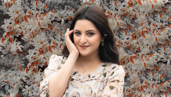 পরীমনির জন্য উড়োজাহাজে করে কে পাঠালেন শিউলি ফুল?